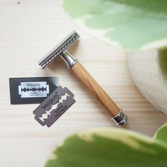 NACHHALTIGER RASIERHOBEL AUS OLIVENHOLZ INKL. 2 RASIERKLINGEN | GESCHLOSSENER KAMM | BAMBUS | HOLZ |